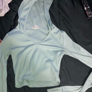 hooded long sleeve crop top